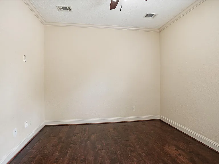 536 Stephen F Austin Dr — Photo 34