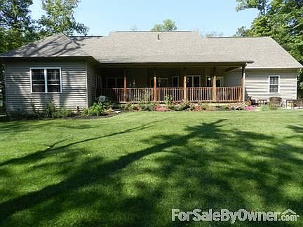 Pretty flowers and fruit trees, and birds to enjoy!
