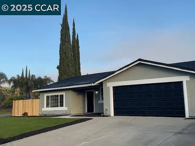 2336 Meredith Way photo 1