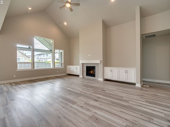 4th image of 4312 SE 61st Ave