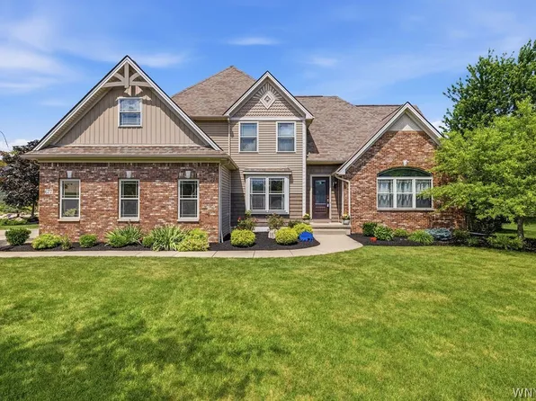 677 Sara Ct, Lewiston, NY 14092