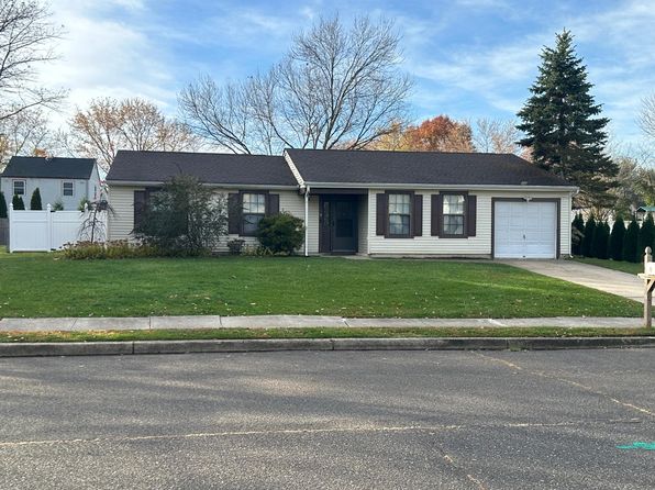 10 Chestnut Dr