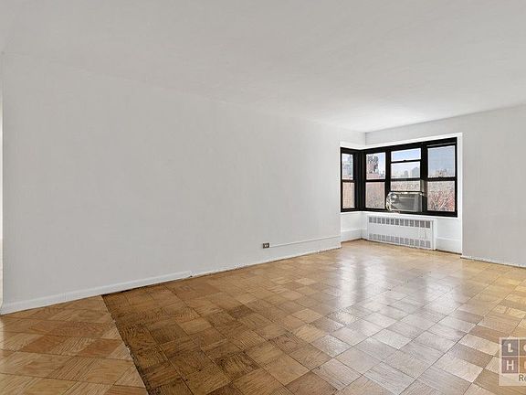 2nd image of 383 Grand St APT M601