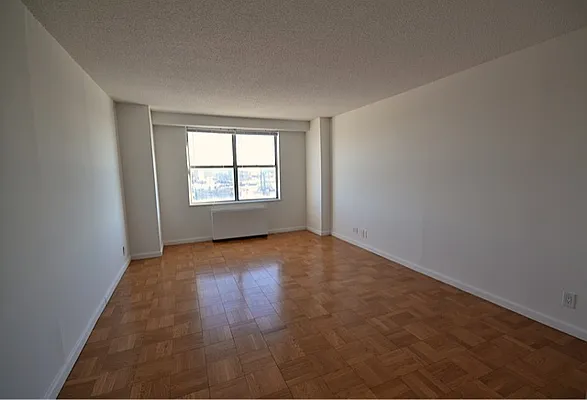 Rented by Olnick Organization | media 21