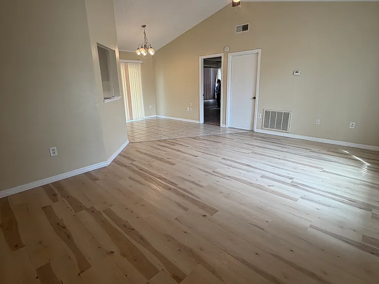 5571 Mariner Blvd — Photo 19