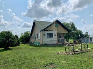 6757 Seward Ln, Camden, MO 64017