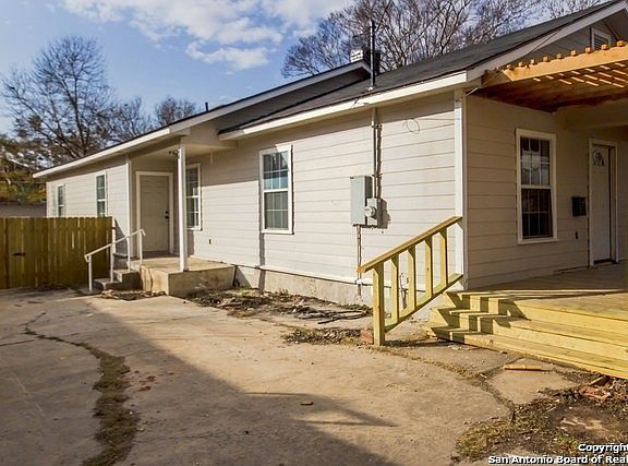 2nd image of 144 Arlington Ct
