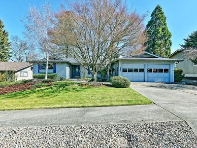 1440 Honeysuckle Ave Medford Or 97504 Zillow