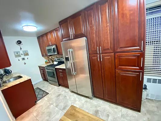 5th image of 18-35 Corporal Kennedy St APT 4E