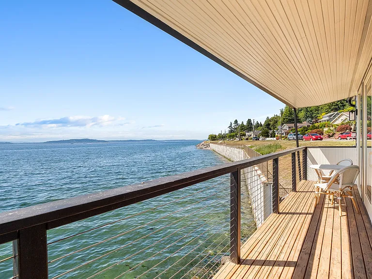 4701 Beach Dr SW — Photo 13