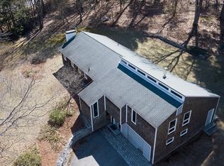 88 Farwell Rd, Tyngsboro, MA 01879