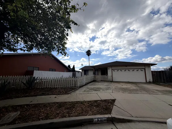 635 Seneca Pl, Salinas, CA 93906
