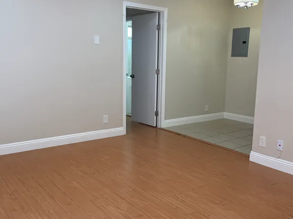 7251 Amigo Ave #3, Reseda, CA 91335