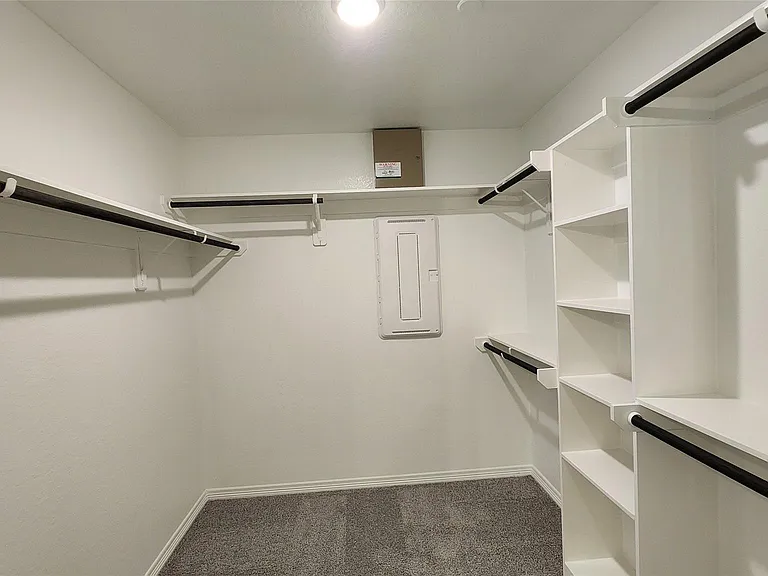 8009 Scanlan Trl — Photo 16