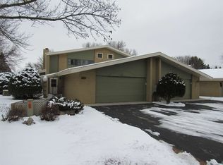 1231 W Nicolet Cir, Appleton, WI 54914