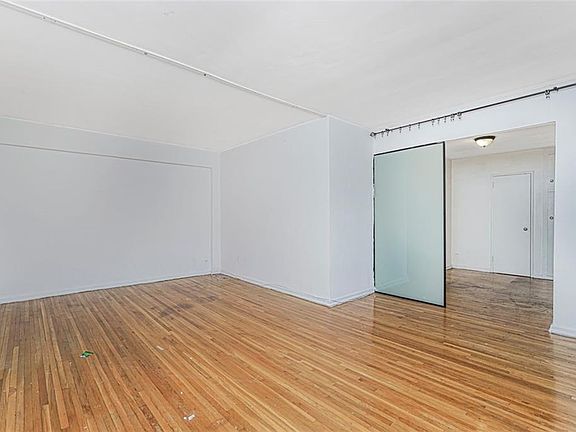 4th image of 1840 E 13th St APT 6T