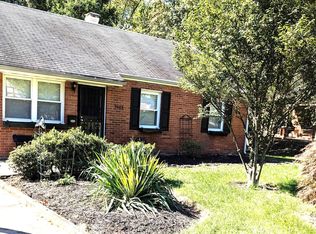 7403 Sportsman Dr, Falls Church, VA 22043