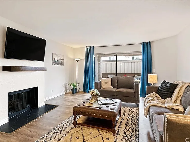 401 E California Blvd #110 — Photo 3