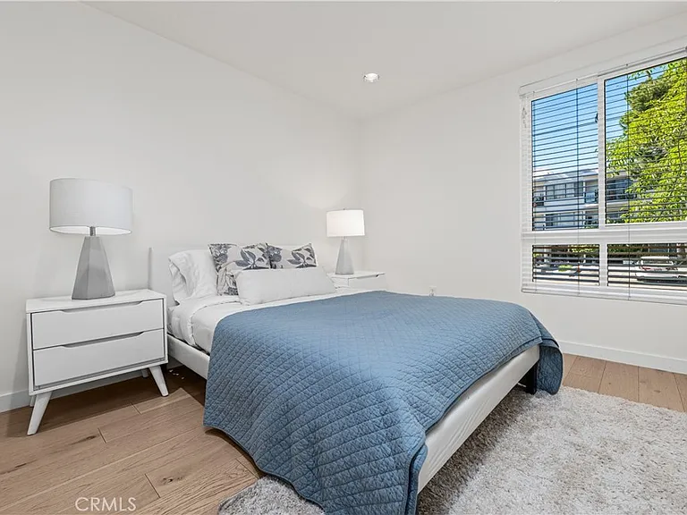 5257 Radford Ave #101 — Photo 13