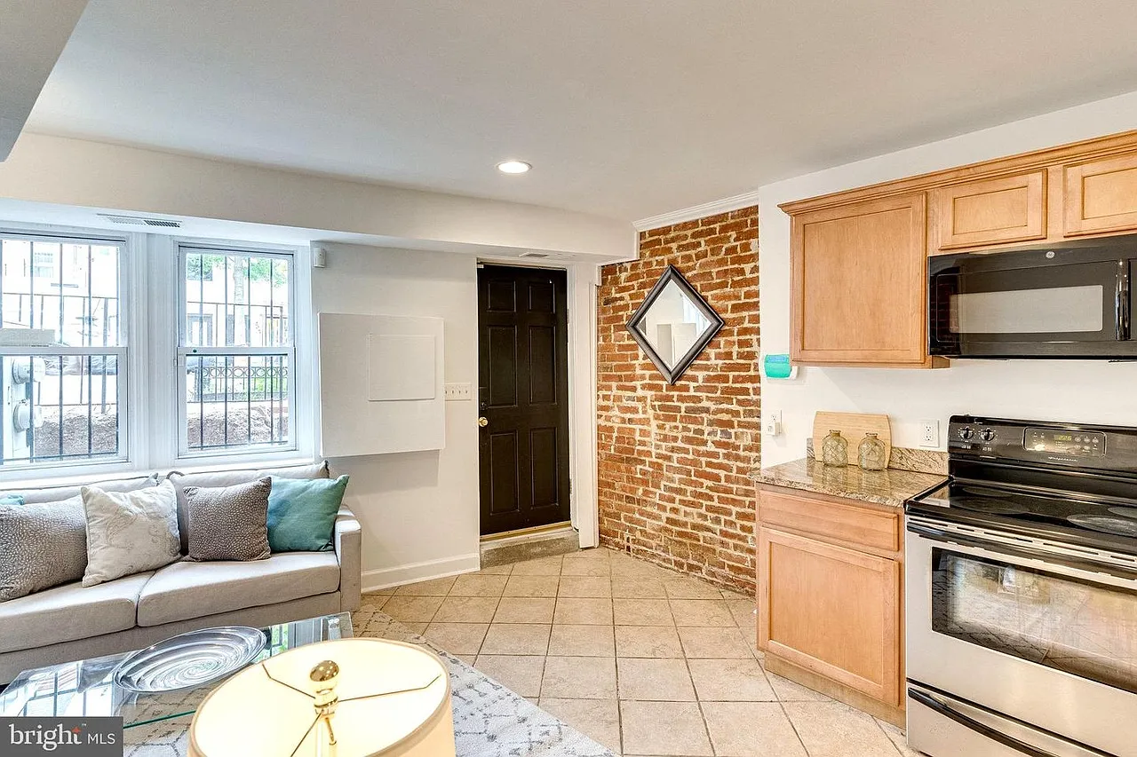 222 Florida Ave NW — Photo 3