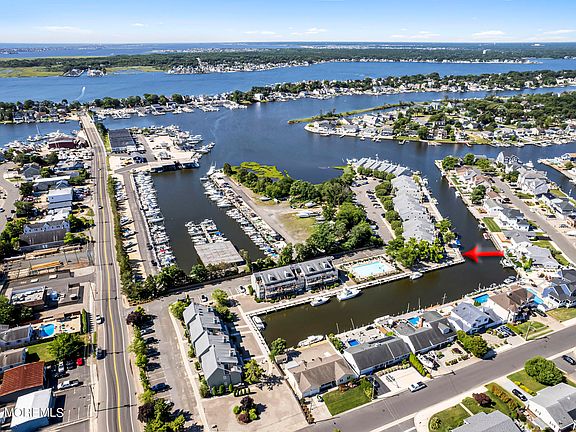 3rd image of 17 Hidden Harbor Drive