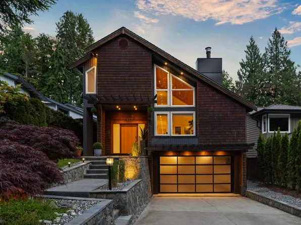 5522 Deerhorn Ln, North Vancouver, BC V7R 4S6