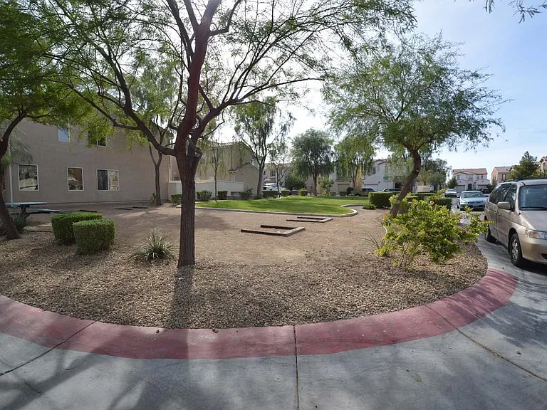 6670 Tulip Falls Dr — Photo 2
