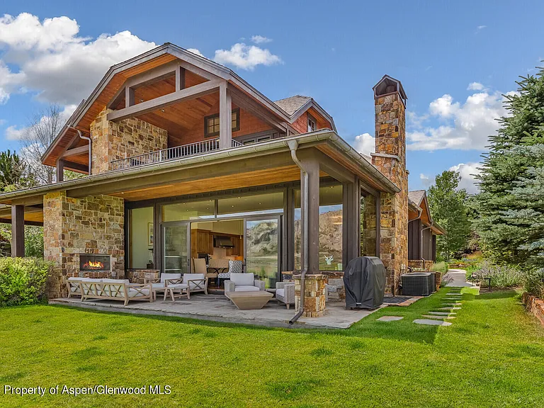 138 Club Lodge Dr — Photo 40
