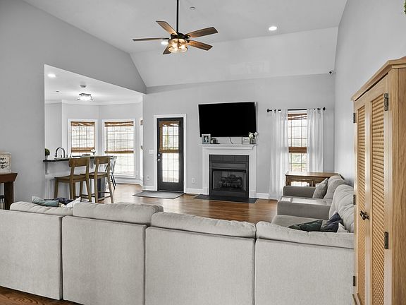 3rd image of 1191 Filmore Harris Rd