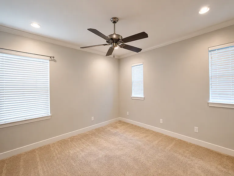 241 Inverrary Dr — Photo 9