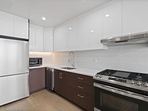 2nd image of 50-11 Queens Blvd #609