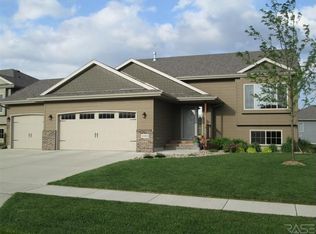 2308 S Macey Ave, Sioux Falls, SD 57106