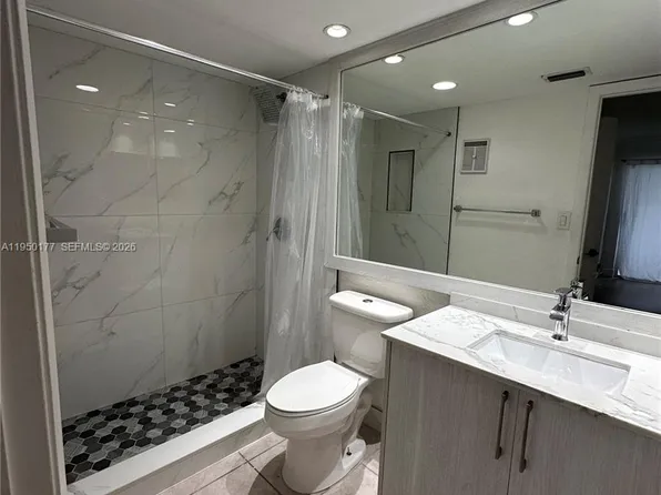 10795 SW 108th Ave APT 304, Miami, FL 33176