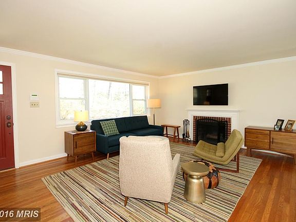 3rd image of 8625 Chapel Dr