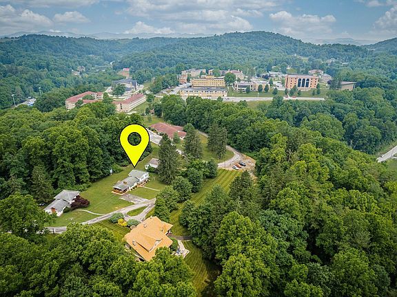 5th image of 210 Greystone Dr