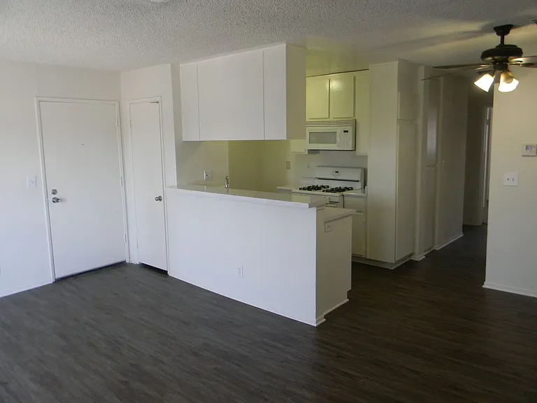 14543 Burbank Blvd — Photo 26