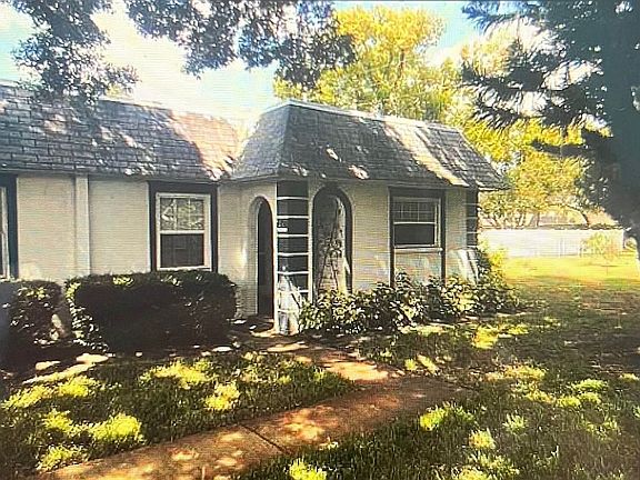 2nd image of 4243 Redcliff Pl