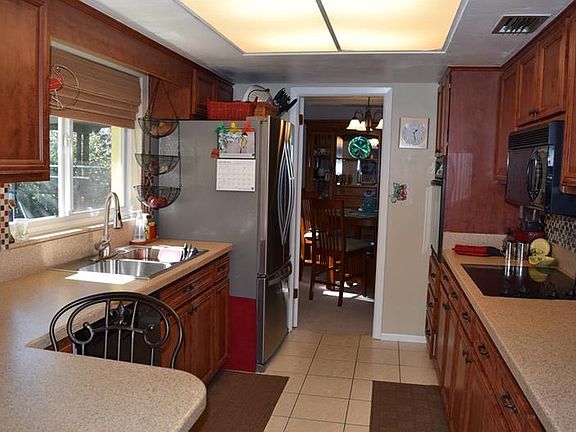 4th image of 2187 Oak Grove Dr