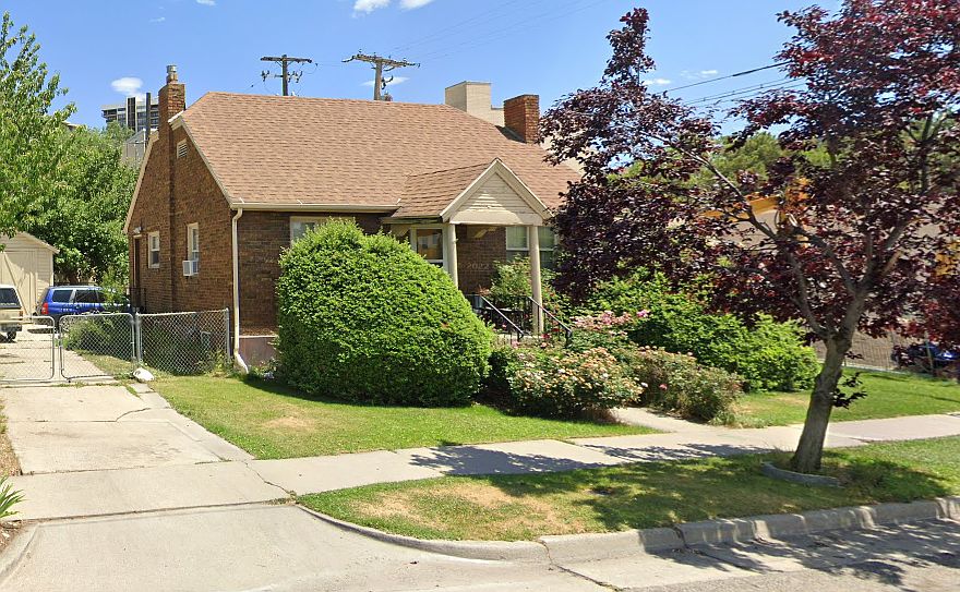2nd image of 246 N Quince St #A