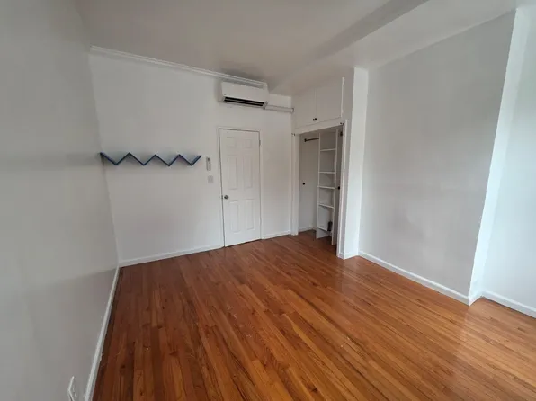 40 Van Reypen Street image 7 of 20