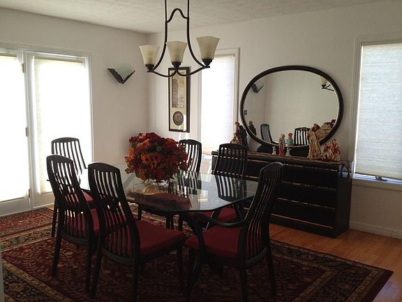 4th image of 695 Forest Cir