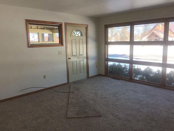 203 w 5th street living room