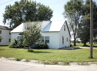 712 S St, Neligh, NE 68756