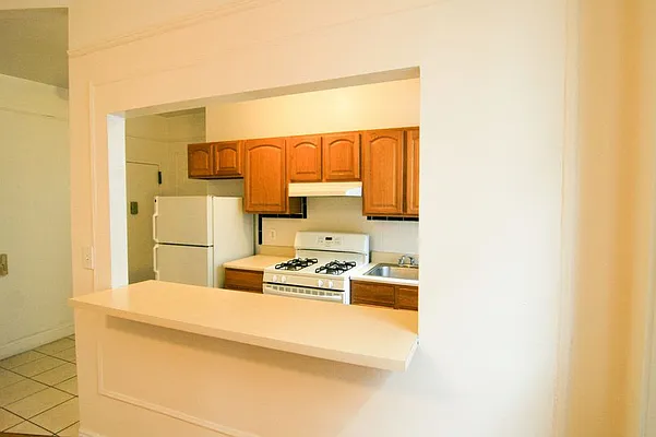 Rented by Horowitz Real Estate | media 8