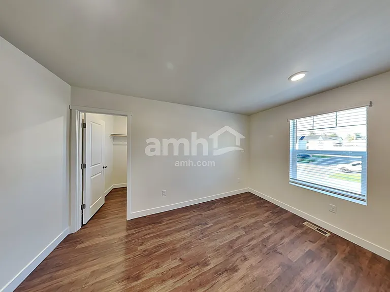1068 Broyles Xing — Photo 13