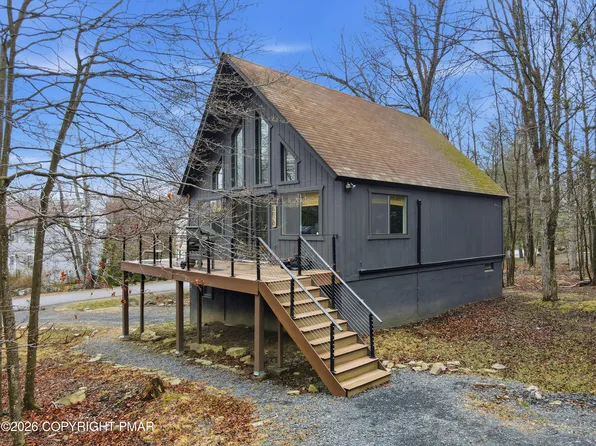 6020 Boardwalk Dr, Tobyhanna, PA 18466