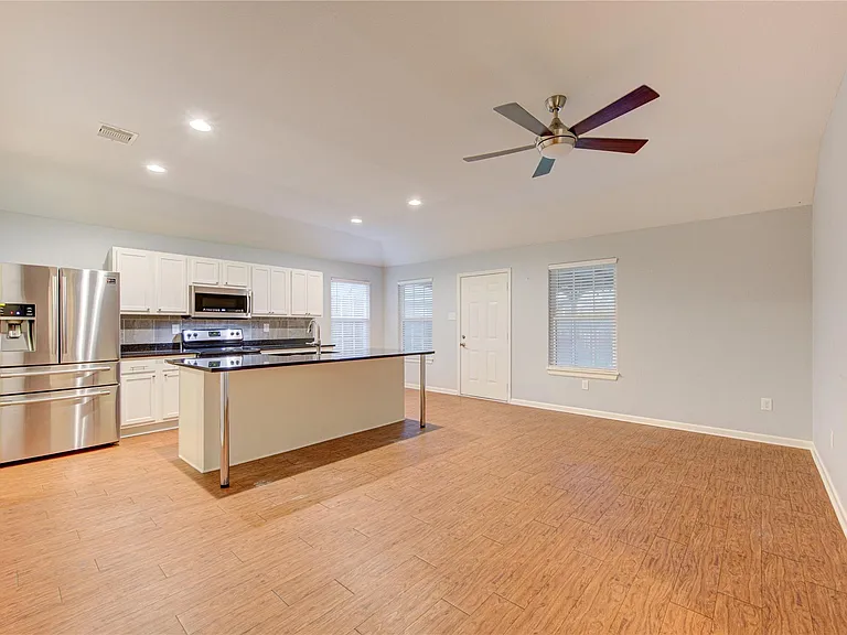 503 W Linney St — Photo 13