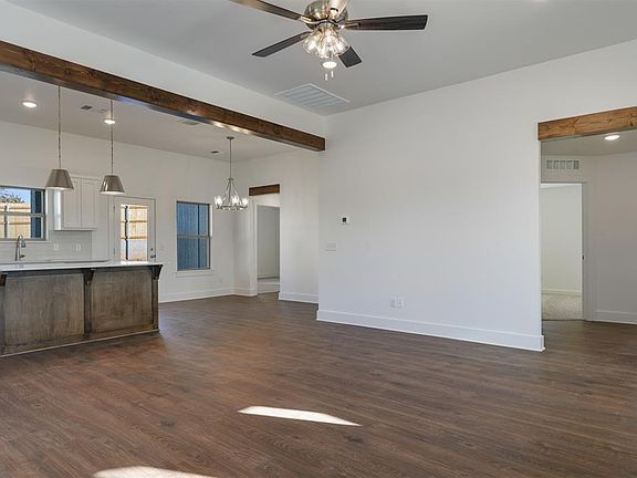 3rd image of 255 Megan Ct