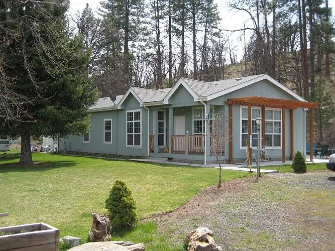 80102 Pioneer St photo 1