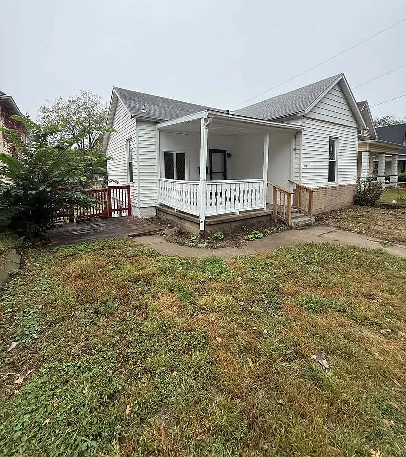 Remodeled 3-Bedroom 1.5 Bathroom Home with Partially Fenced Backyard — Photo 2